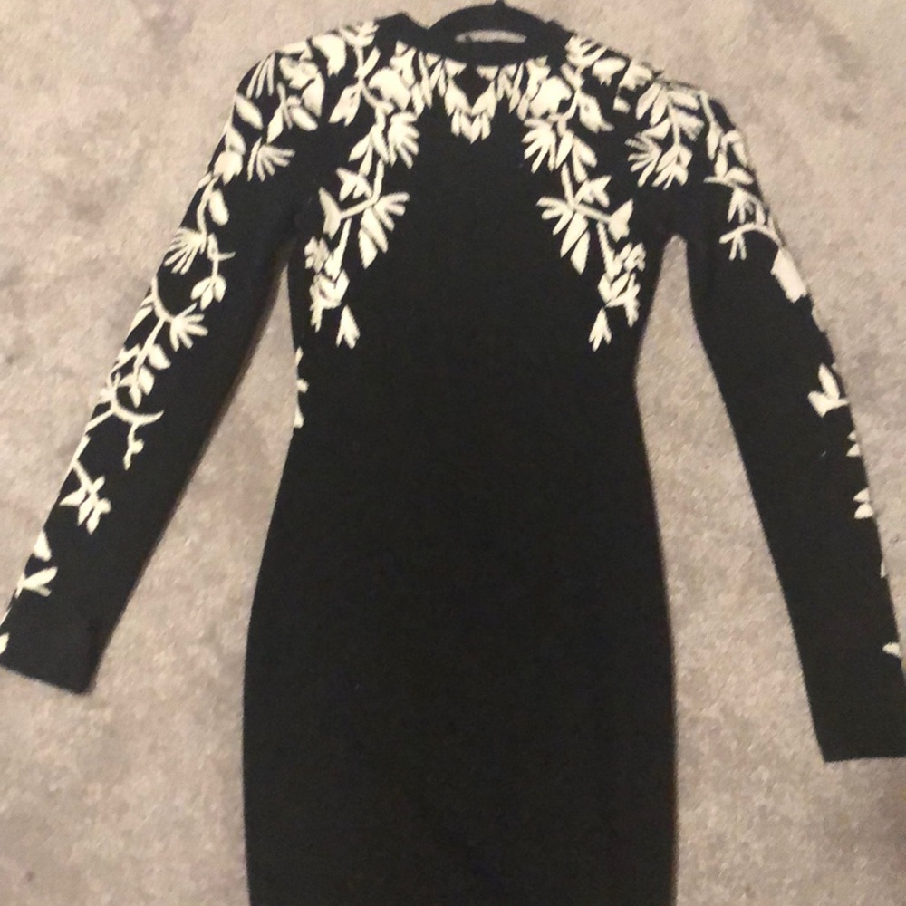 Black long sleeve dress - Picture 3 of 3